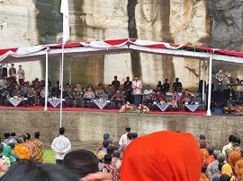 Pemerintah Kalurahan Nglanggeran Ikuti Apel Peringatan Hari Desa Nasional 2026 di Tebing Breksi